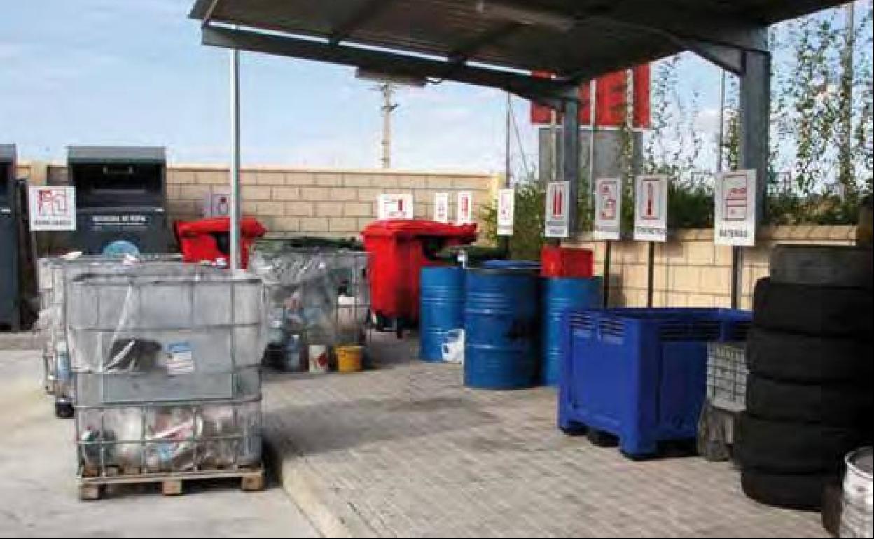 Instalaciones del punto limpio de El Vallejuelo, en el polígono del Cerro.