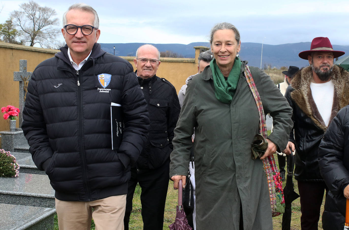 Los restos de Lucía Bosé descansan desde hoy en el cementerio de Brieva. 