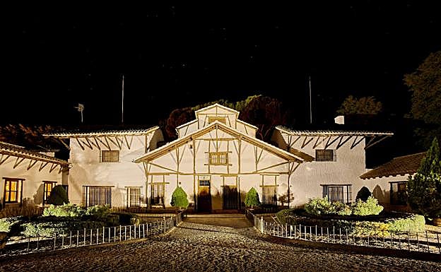 La entrada a la bodega Dehesa de los Canónigos. 