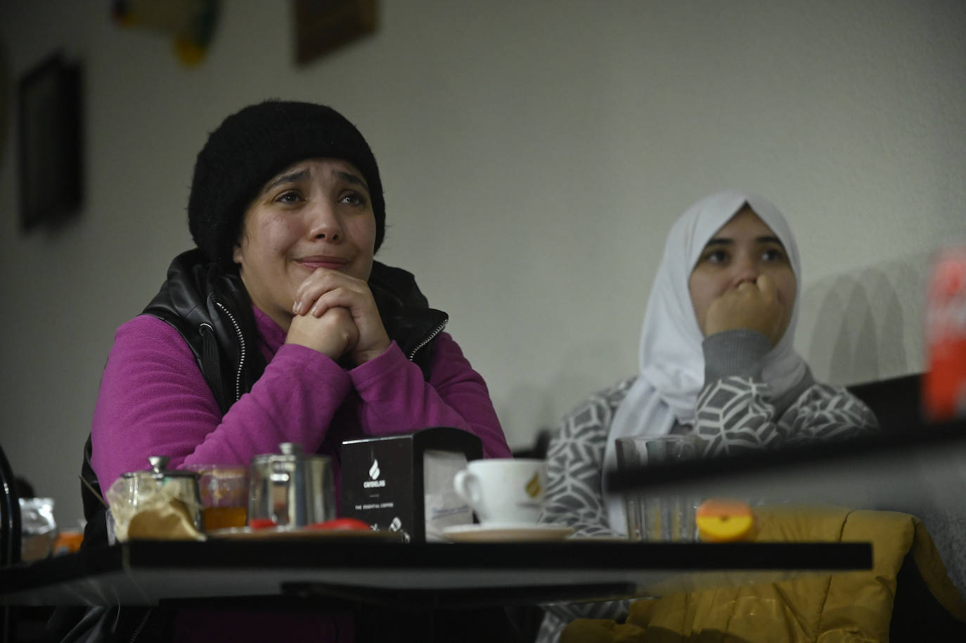 Fotos: Tensión y nervios entre la comunidad marroquí por la derrota de Marruecos en el Mundial de Qatar