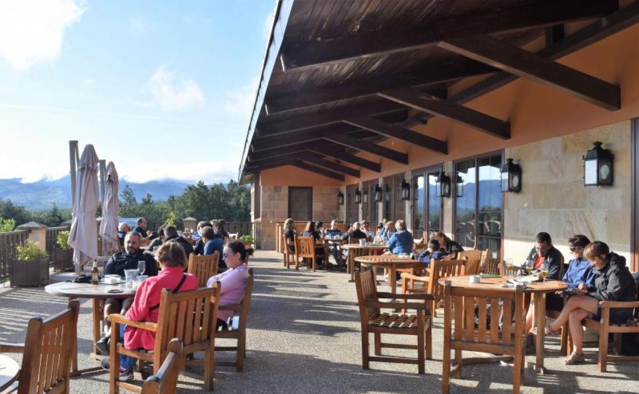 Terraza del Parador de Cervera. 