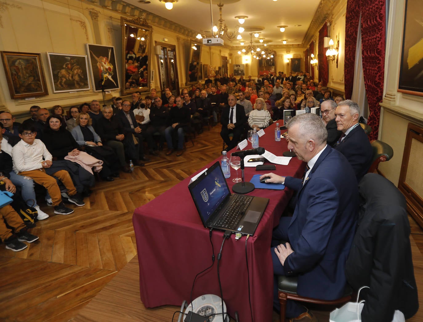 Fotos: La lucha de la Guardia Civil contra ETA, de Juan José Mateos
