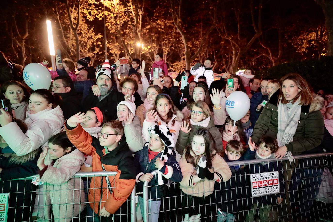 Fotos: Papá Noel llena de ilusión las calles de Valladolid