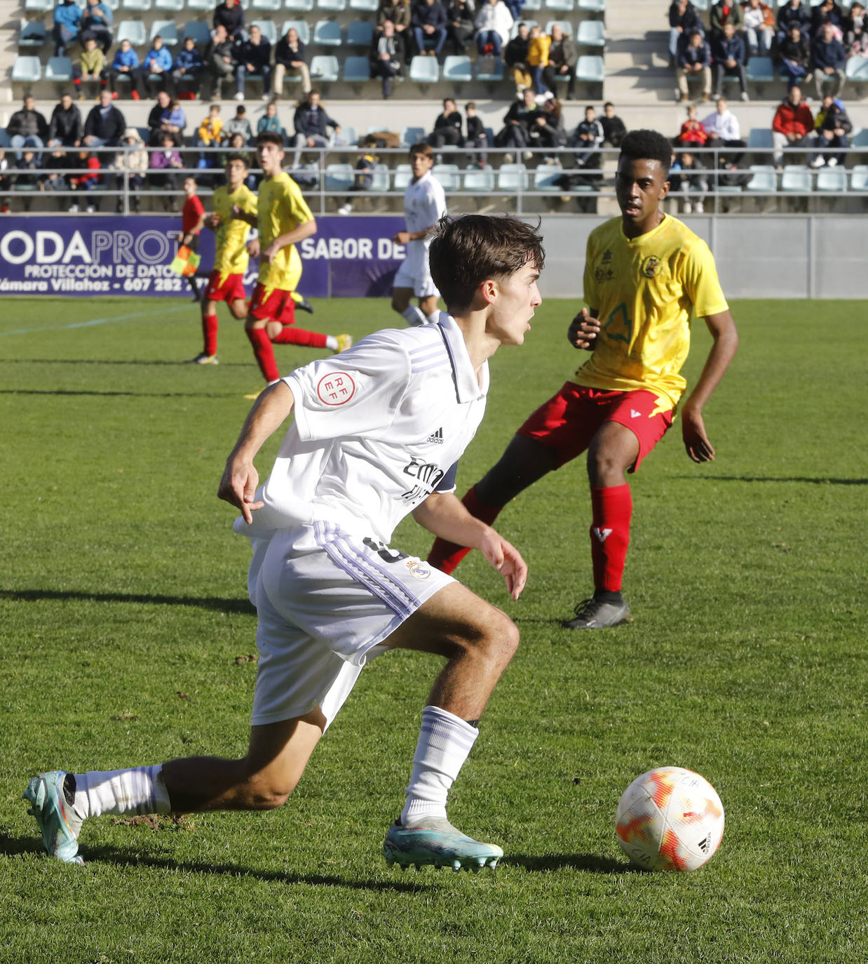 Fotos: Álvaro Arbeloa y otras caras conocidas se dejan querer en La Balastera