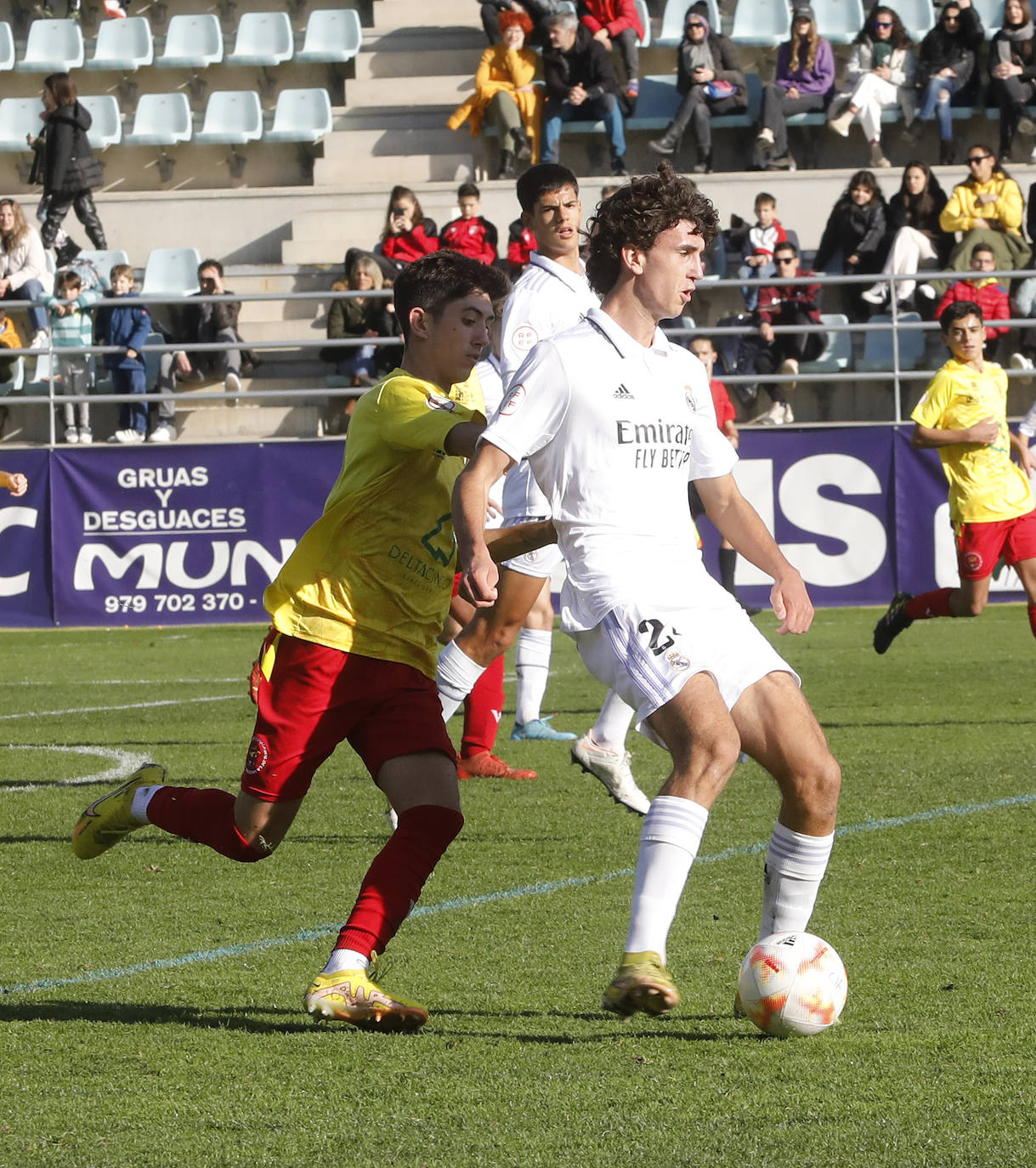 Fotos: Álvaro Arbeloa y otras caras conocidas se dejan querer en La Balastera