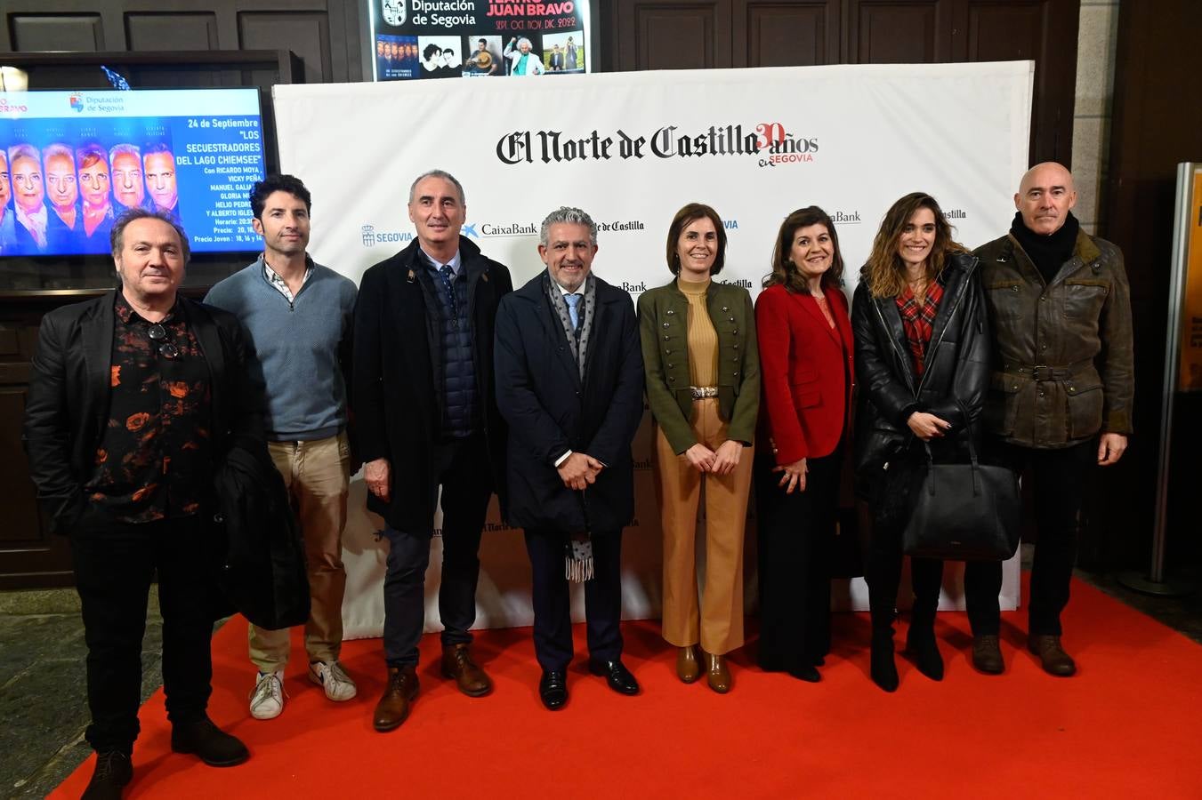 Marco Costa, Marcos Sandali, José Mazarías (Delegado Territorial de la Junta en Segovia), José María Bravo (vicepresidente de la Diputación Provincial), Magdalena Rodríguez (Diputada de Turismo), Azucena Suárez (Diputada de Servicios Sociales), María José Tapia (presidenta de la Cámara de Comercio) y Óscar Morales.