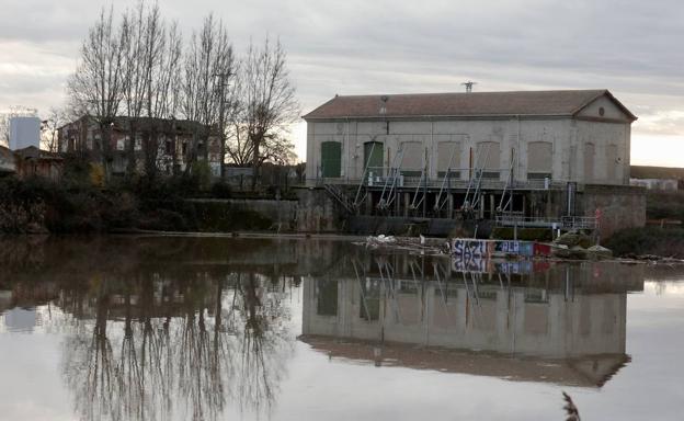 Cuatro kilómetros del Duero entre aguas turbias y un gran caudal para buscar al piloto