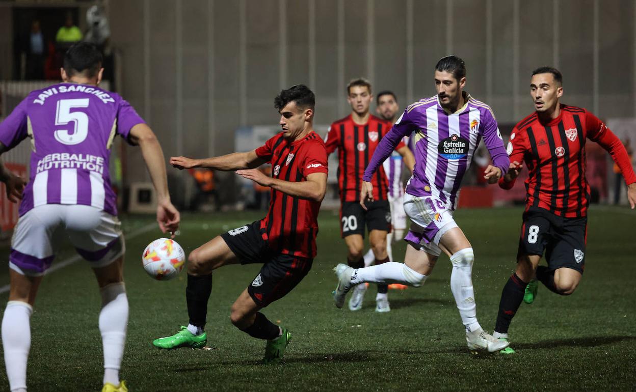 El Real Valladolid pasa con solvencia ante el Arenas