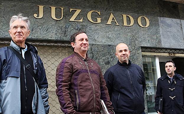 IU fiscalizará la vinculación de la Diputación con las adjudicatarias de sus contratos