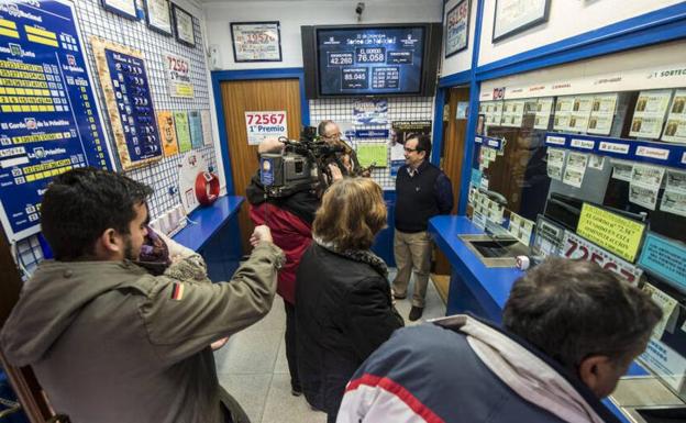 Administración de Lotería Mayte en Aranda de Duero, cuando repartió un segundo premio de la Lotería Nacional en 2012.