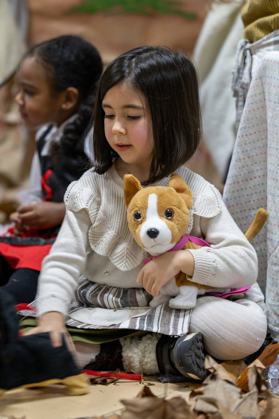 Alumnos, profesores y padres se han volcado en la preparación del belén viviente 
