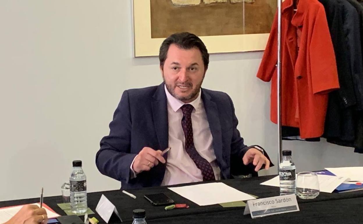 Francisco Sardón, en una reunión del proyecto. 