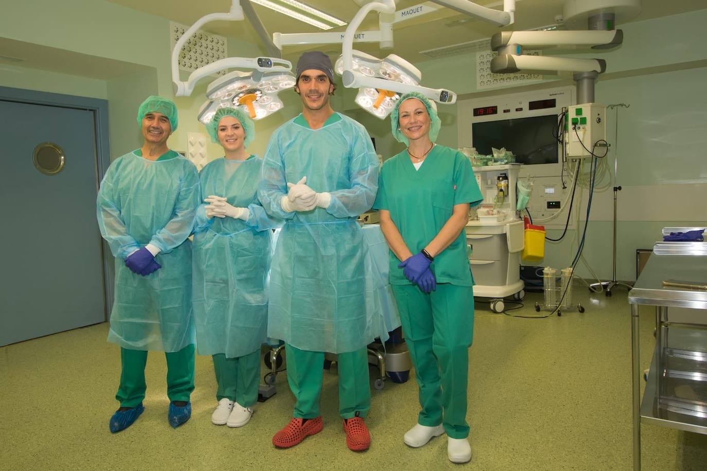 De izquierda a derecha, Juan Carlos, Virginia, el Dr. Héctor Alonso y Verónica. 