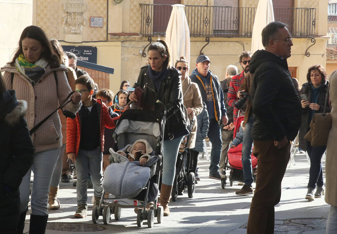 Ambiente navideño en las calles de Segovia.