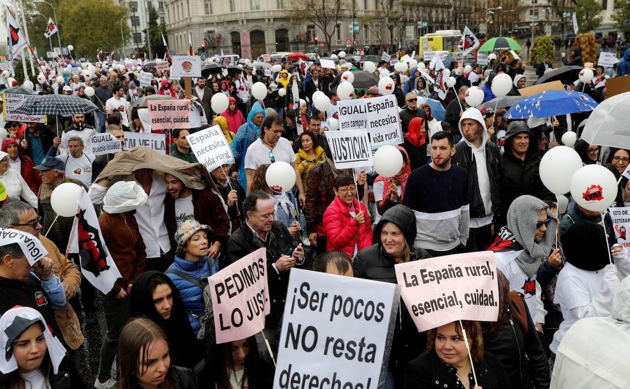 Protesta en Madrid contra la despoblación y la defensa del medio rural. 