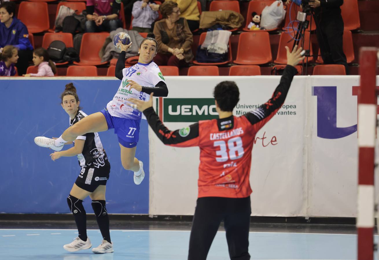 Fotos: Derrota del Caja Rural Aula ante el Costa del Sol Málaga