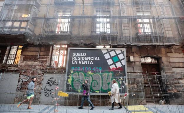 El eterno solar de la calle Fray Luis de León continuará en barbecho
