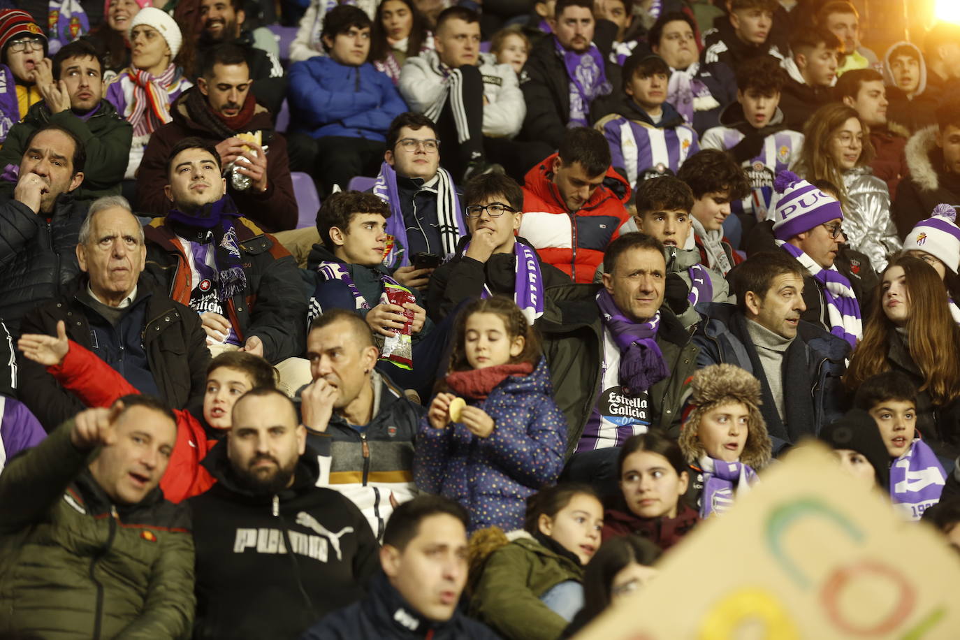 Fotos: Búscate en la grada de Zorrilla (4/5)