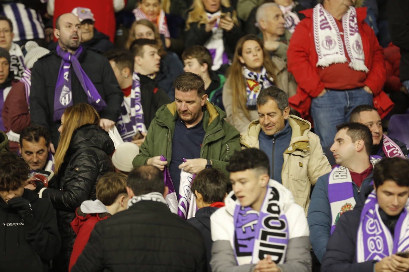 Fotos: Búscate en la grada de Zorrilla (4/5)