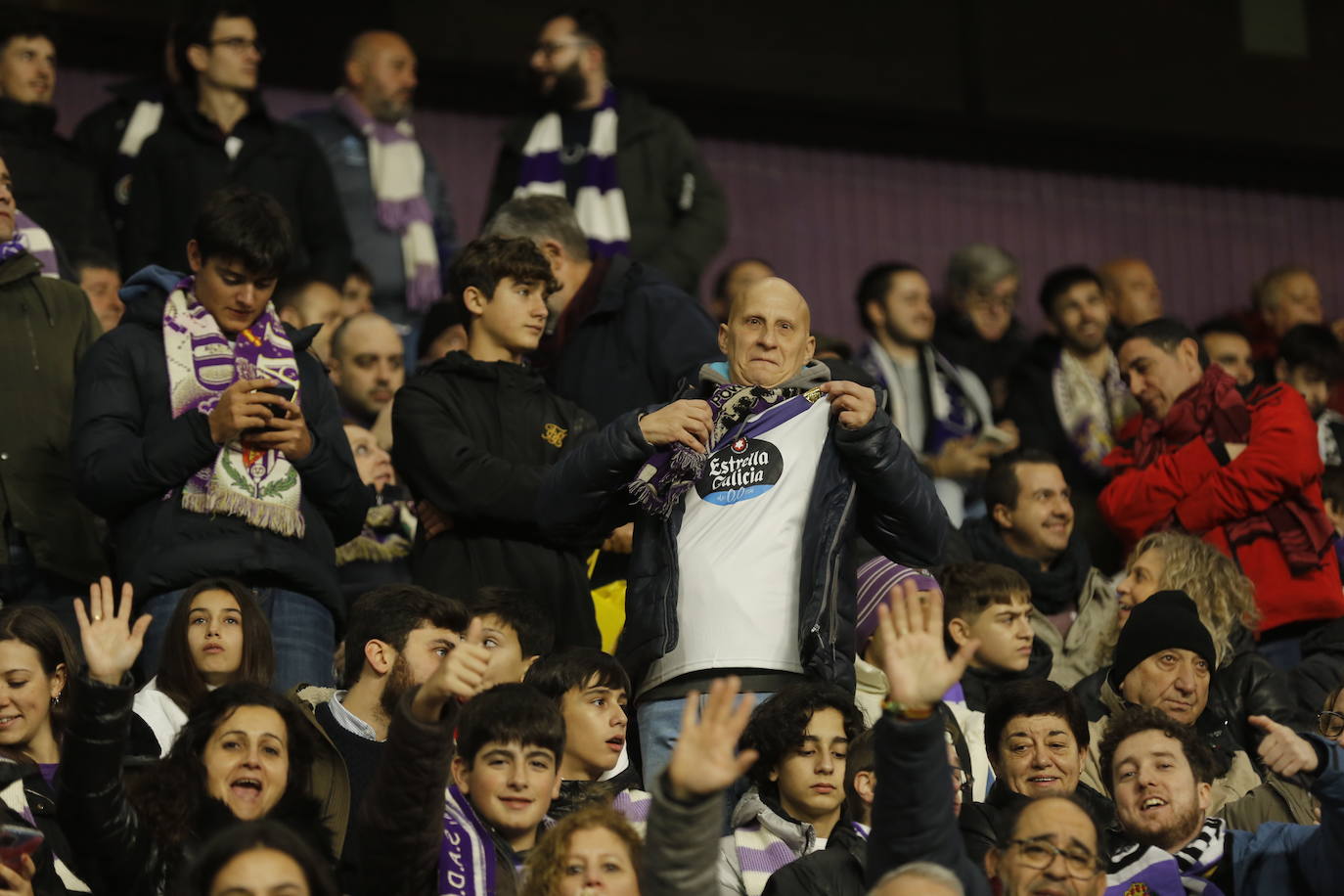 Fotos: Búscate en la grada de Zorrilla (2/5)