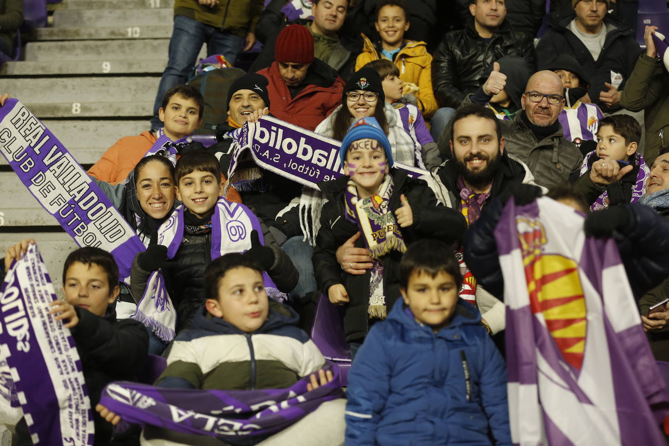 Fotos: Búscate en la grada de Zorrilla (2/5)