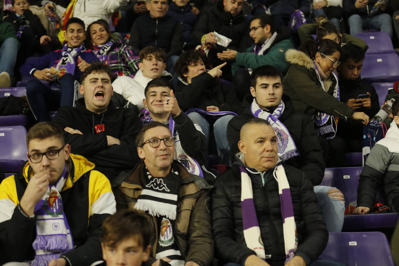 Fotos: Búscate en la grada de Zorrilla (3/5)