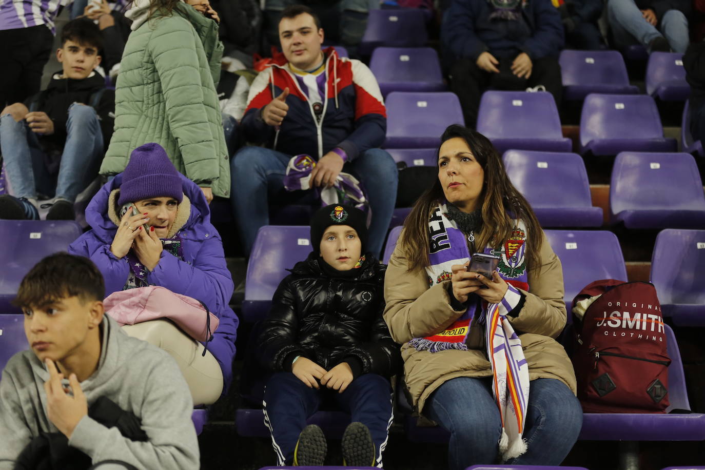 Fotos: Búscate en la grada de Zorrilla (3/5)