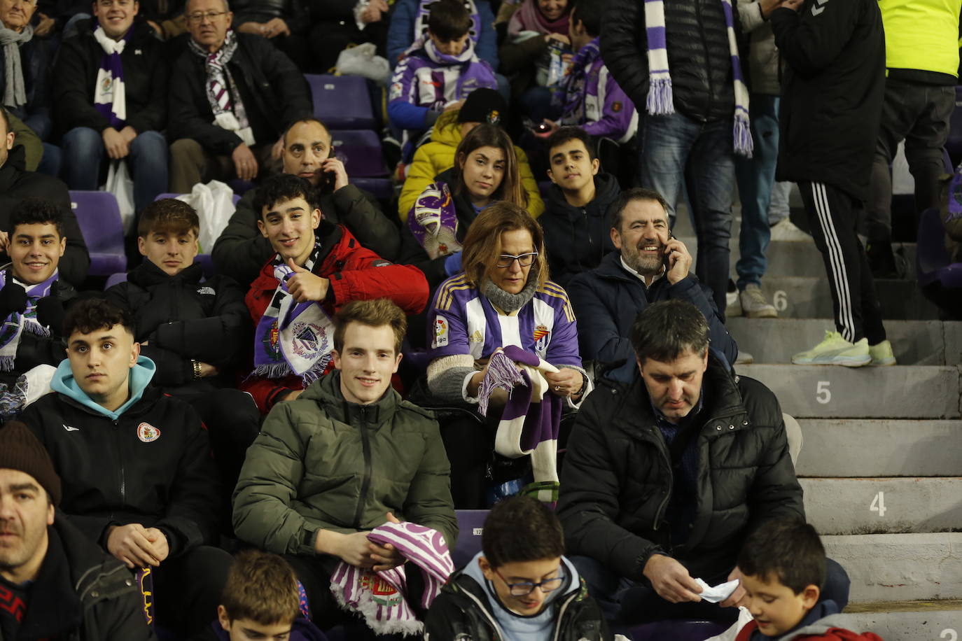 Fotos: Búscate en la grada de Zorrilla (3/5)