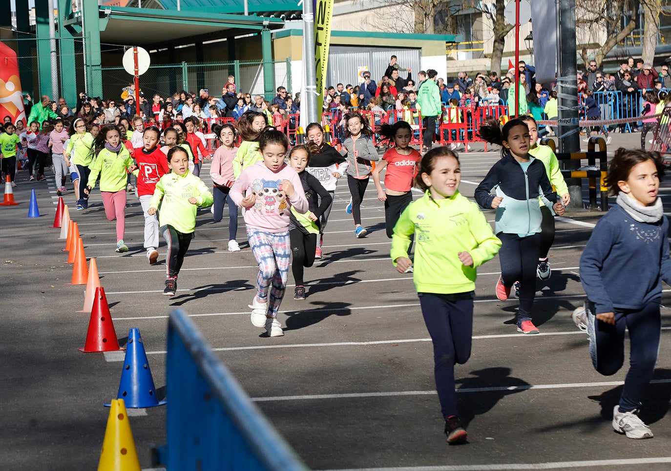 San Silvestre Infantil en los alrededores del Pabellón Municipal de Deportes