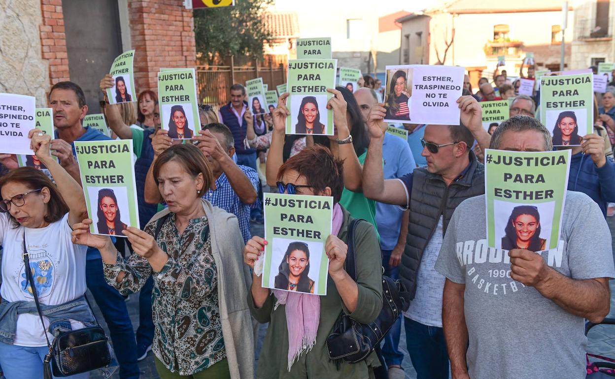 Vecinos de Traspinedo piden explicaciones por la desaparición de Esther López.