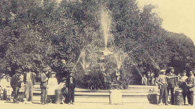 Imagen antes - La Fuente del Cisne, situada junto a la Pérgola del Campo Grande.