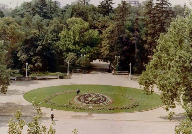 Reloj floral del Campo Grande en los años ochenta.