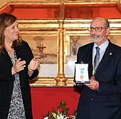 La Cofradía del Cristo de los Gascones recibe la Medalla de Bronce de Segovia