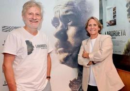 Gaizka Urresti y Paula Labordeta, en los Casablanca, con el documental que les valio un Goya.