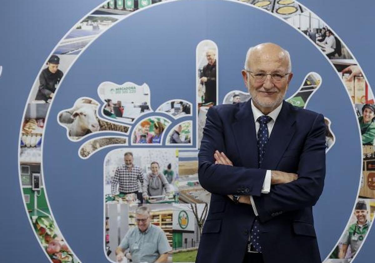 El presidente de Mercadona antes de presentar de la situación de Mercadona.