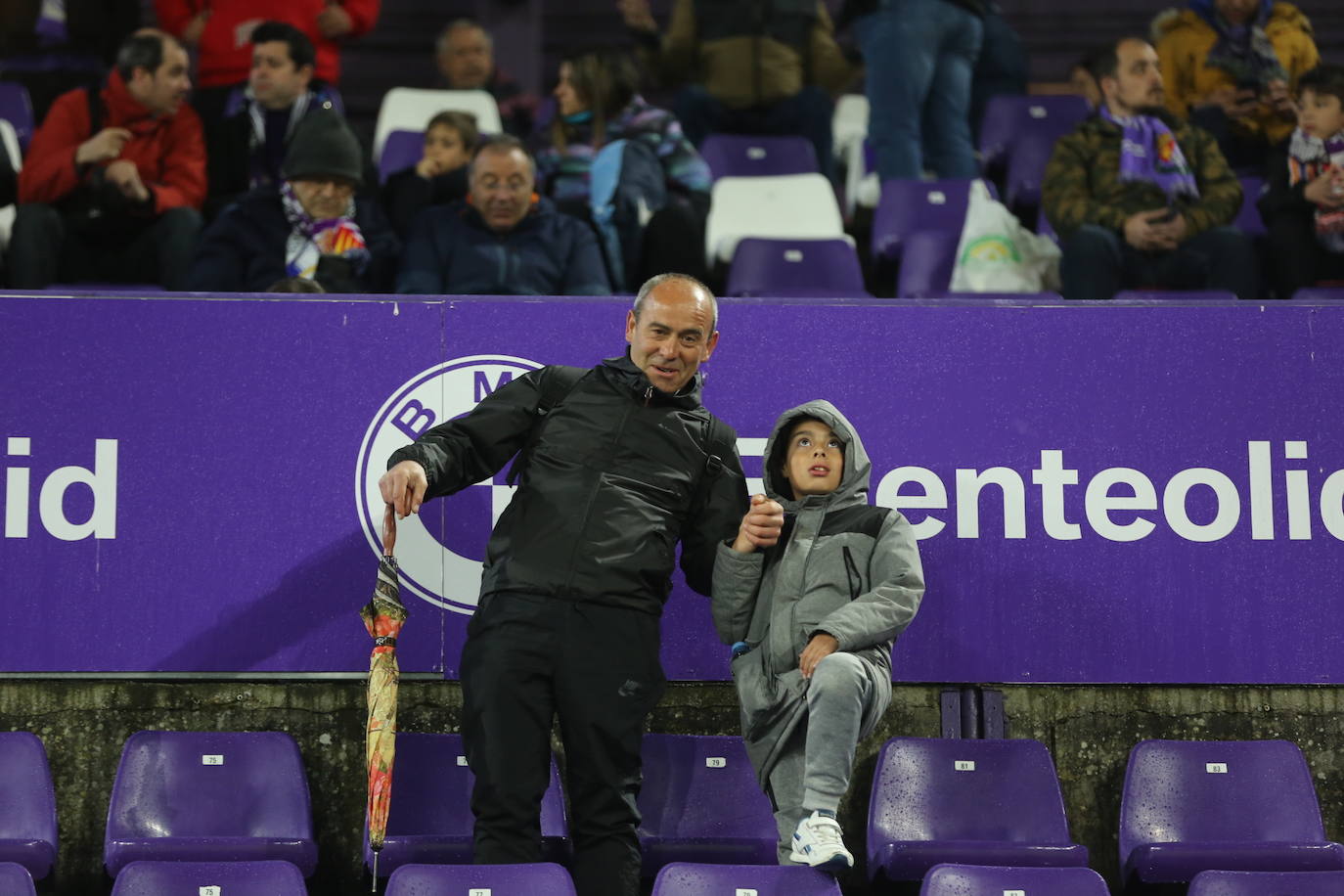 Búscate en la grada del José Zorrilla (1/4)