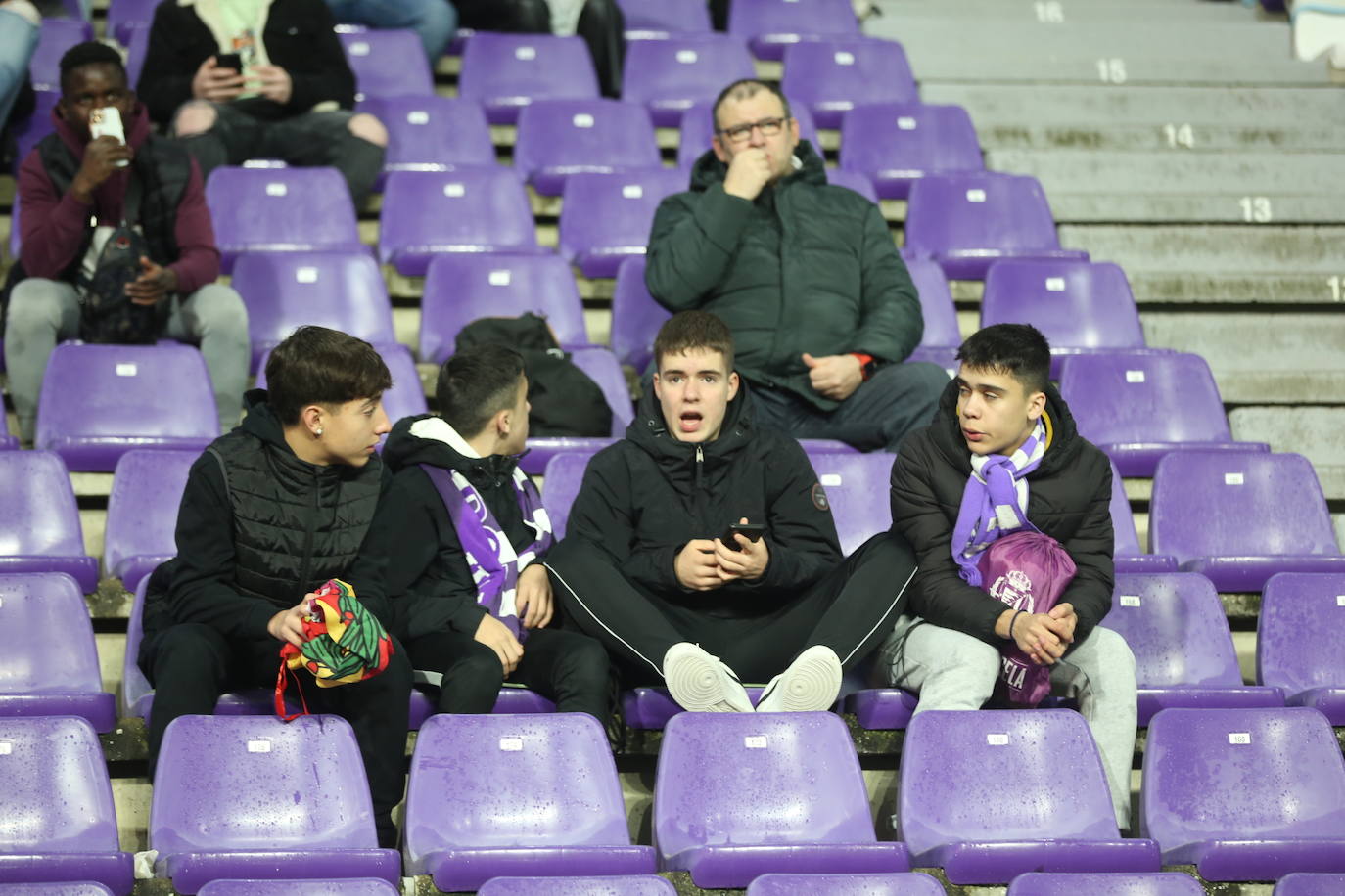 Búscate en la grada del José Zorrilla (1/4)