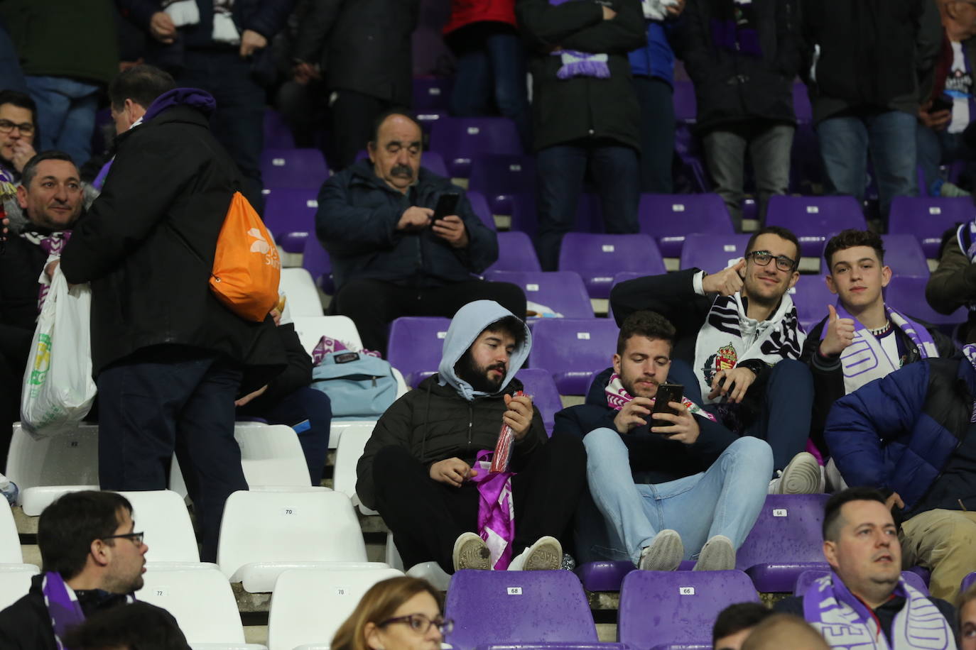 Búscate en la grada del José Zorrilla (3/4)