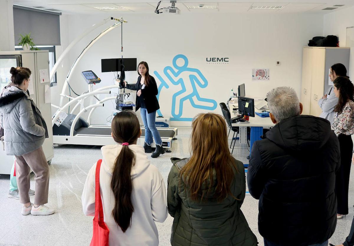 Laboratorio de fioterapia de la UEMC, durante la jornada de puertas abiertas.