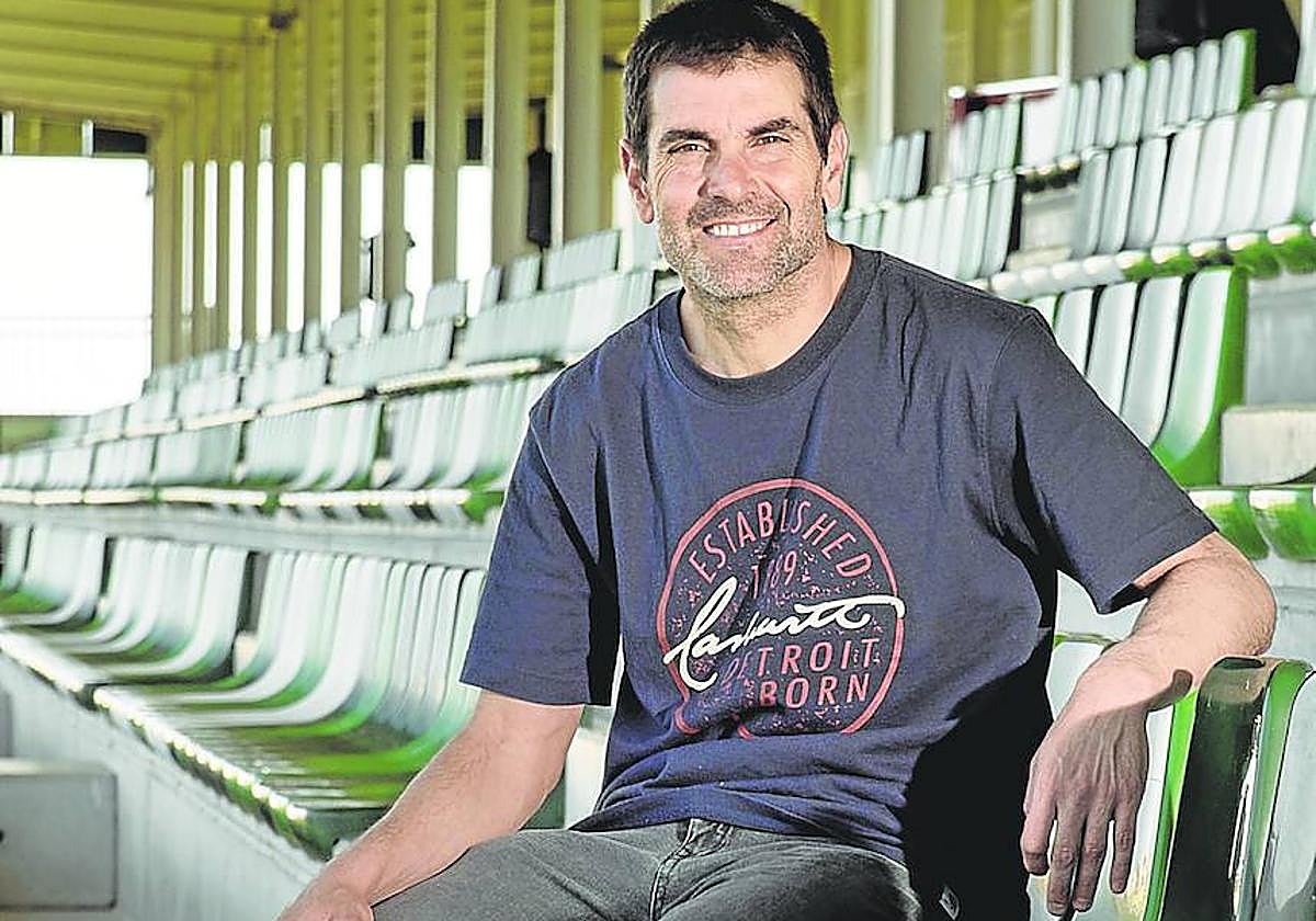 Ramsés, en la grada de La Albuera.