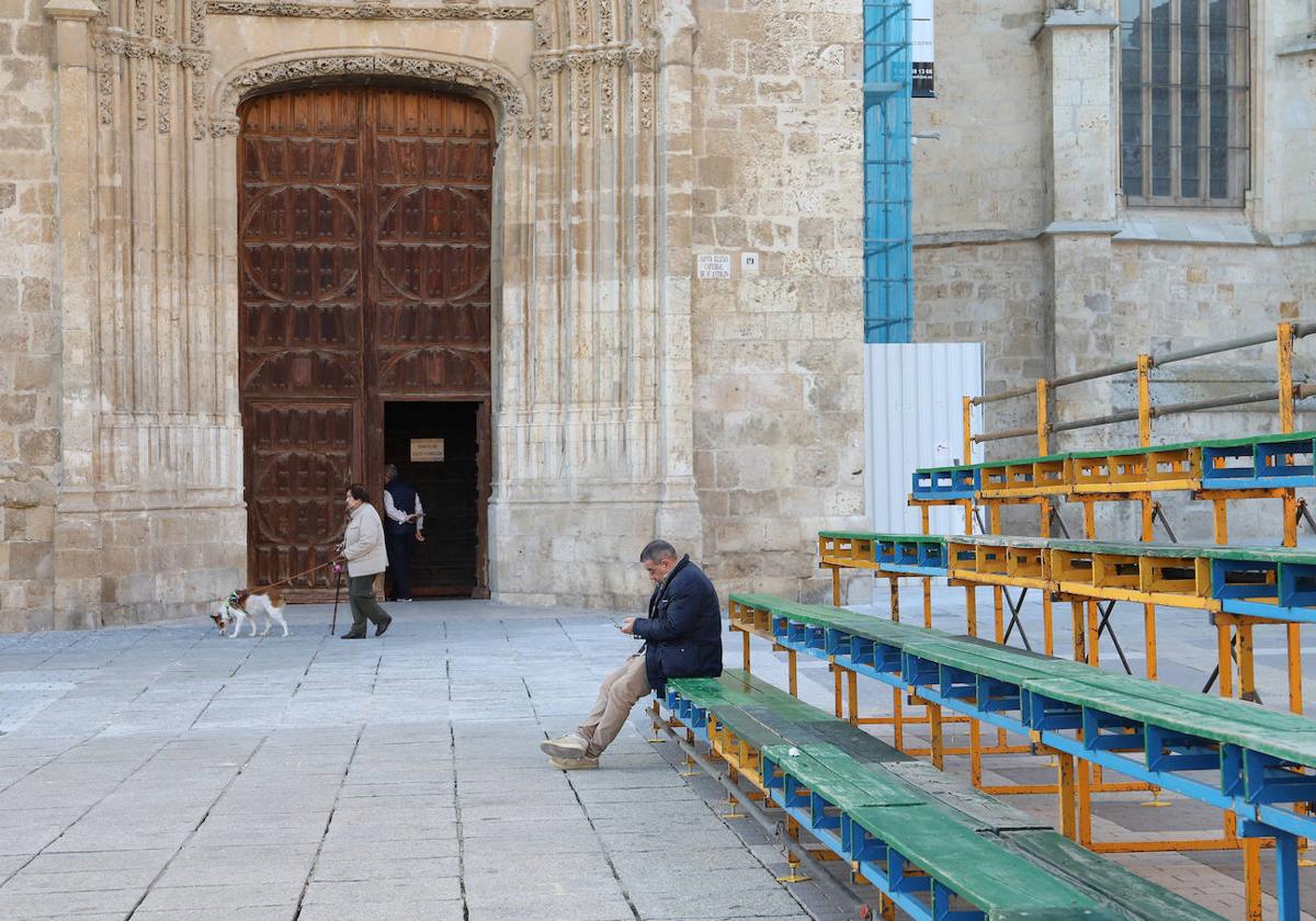 Gradas instaladas en la plaza de la Inmaculada de Palencia.