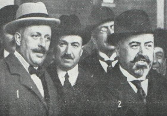 Horacio Echevarrieta, con el número 1, y Santiago Alba, con el 2, artífices del histórico rescate, en 1923.