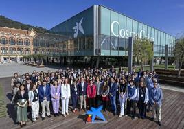 Foto de familia de las becas de doctorado de la Fundacion 'La Caixa'.