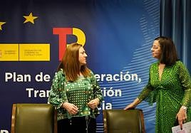 La delegada del Gobierno, Virginia Barcones (izquierda), junto a la subdelegada en Valladolid, Alicia Villar.