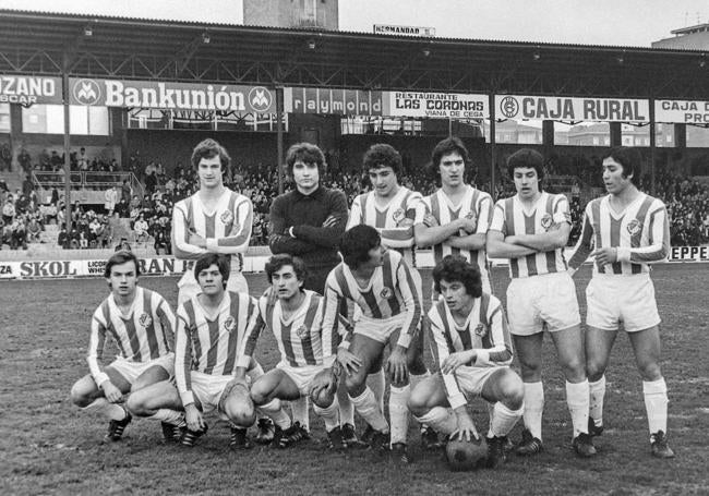 Alineación del Real Valladolid Juvenil en el encuentro disputado ante el Real Madrid Juvenil en febrero de 1977, en la primera campaña de la Liga Nacional de Juveniles. Arriba, de izquierda a derecha: Gail, Bernabé, Borja, Bocos, Moisés y Pascualete; abajo; Juan Carlos, Poncela, Conde, Aragón y Poveda