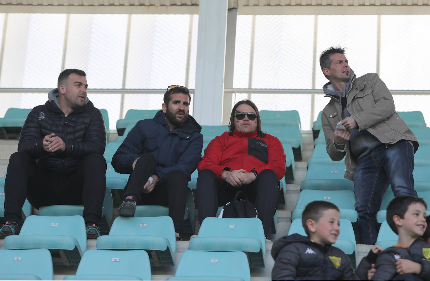 Búscate en las gradas de La Balastera en el Palencia Cristo-Laredo