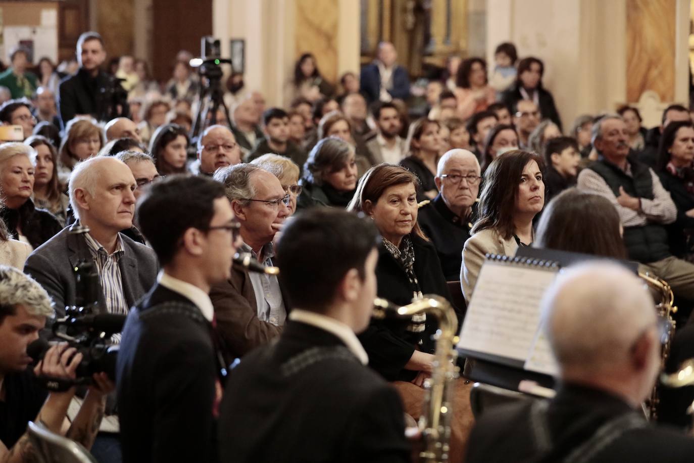 La banda municipal ofrece un concierto en la iglesia de la Vera Cruz