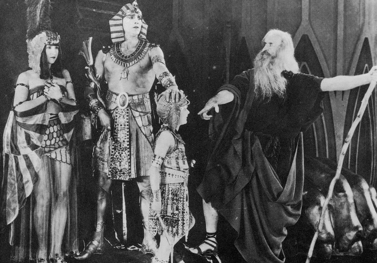 Fotograma de la primera versión de 'Los diez mandamientos', de Cecil B. DeMille.