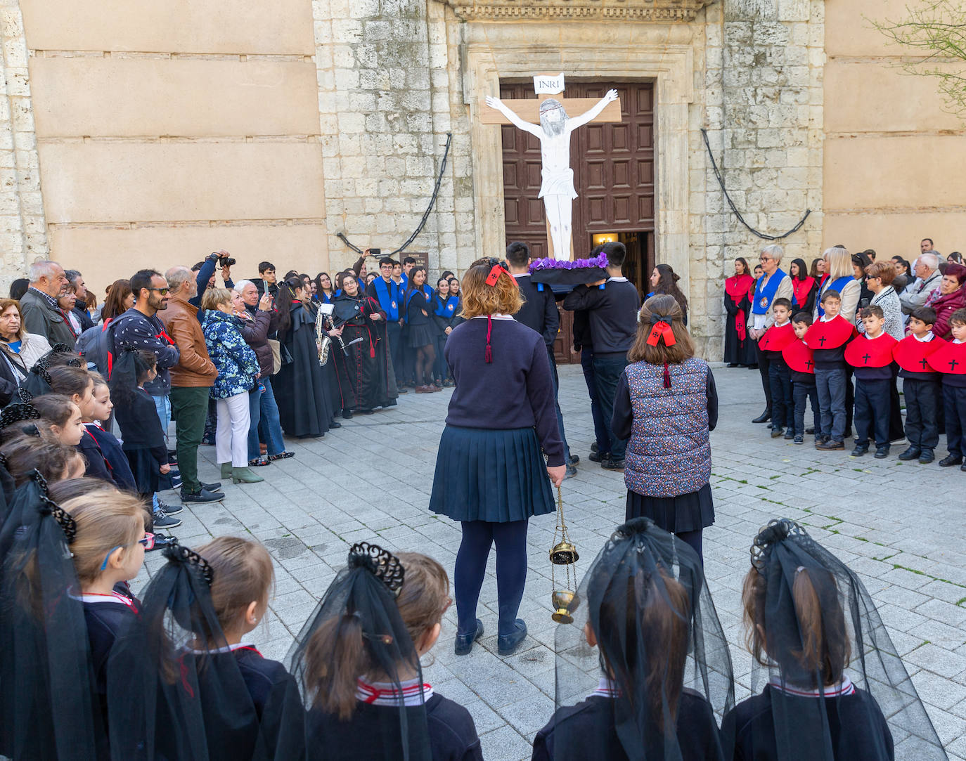 Procesión infantil en el Colegio Las Huelgas