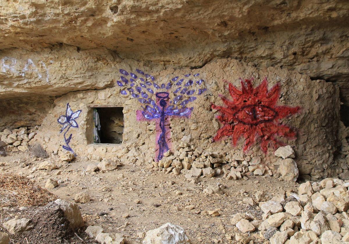 Pintadas en una cueva del Alto del Parral.